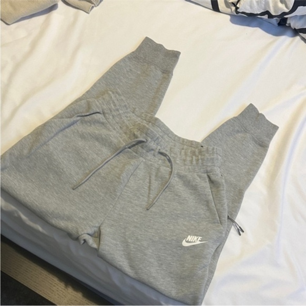 Nike Women's Tech Pants